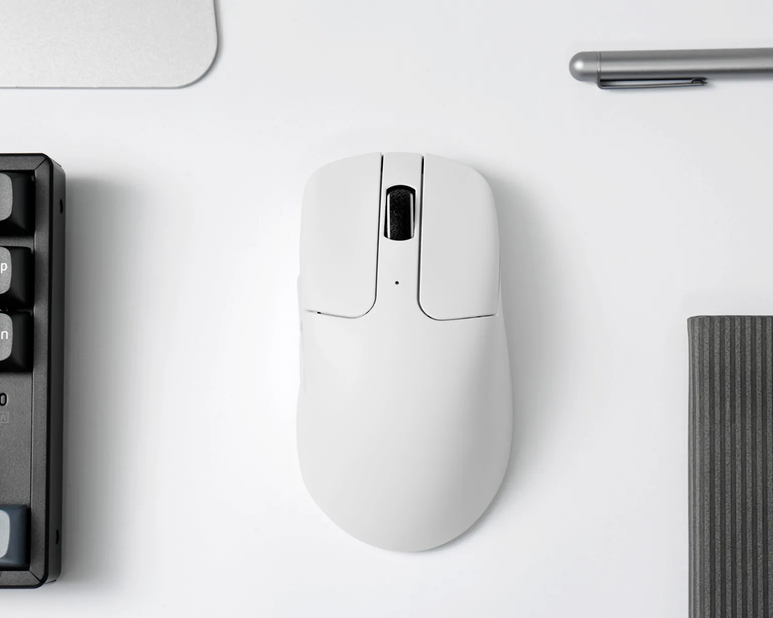 M2 4K Wireless Gaming Mouse - White