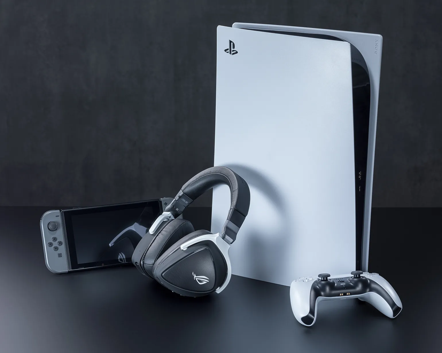 ROG Delta S Wireless Gaming Headset (PC/PS5/Switch) - Black/White