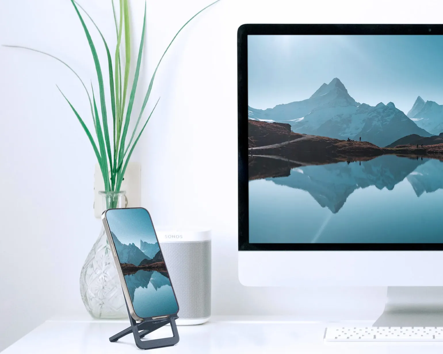 Ultra Slim Phone Holder Aluminium - Dark Grey