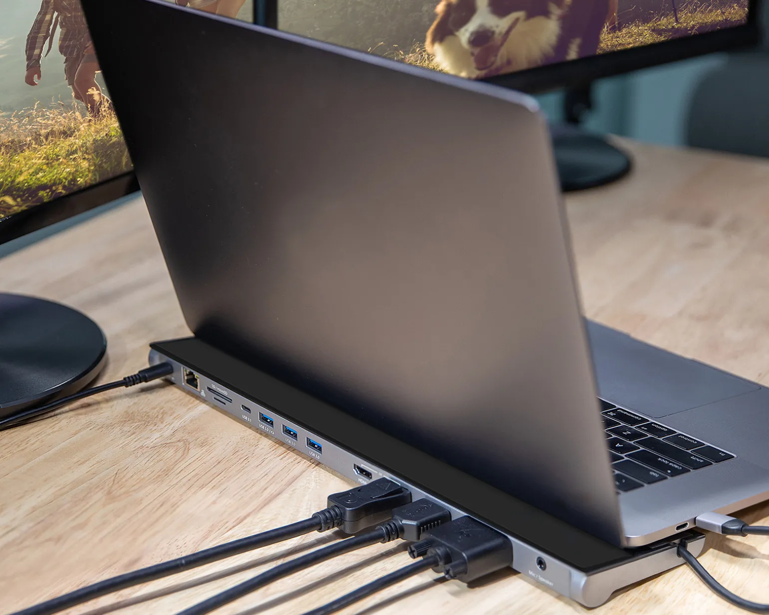 USB-C Triple Display Docking Station