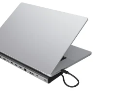 USB4 Triple 4K Display Docking Station